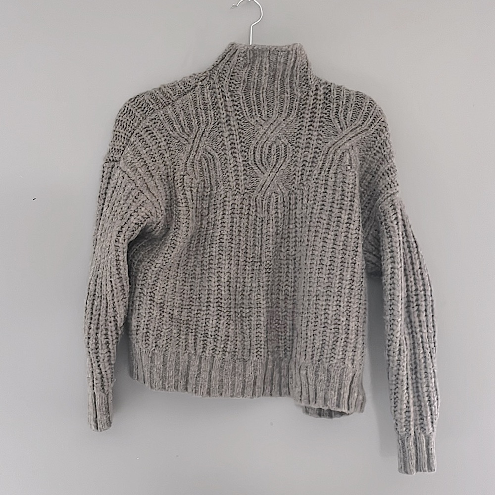 Chunky-nit grey sweater